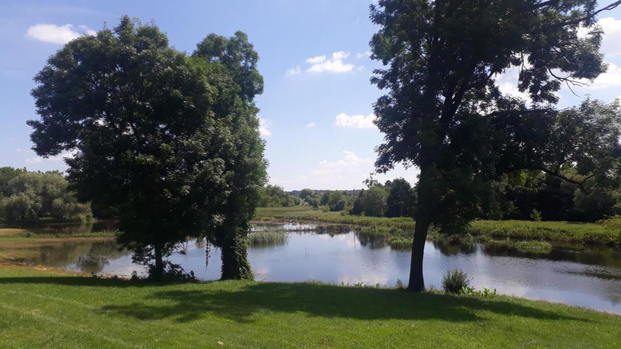 Dwór Strzyżew Zelazowa Wola Exterior foto