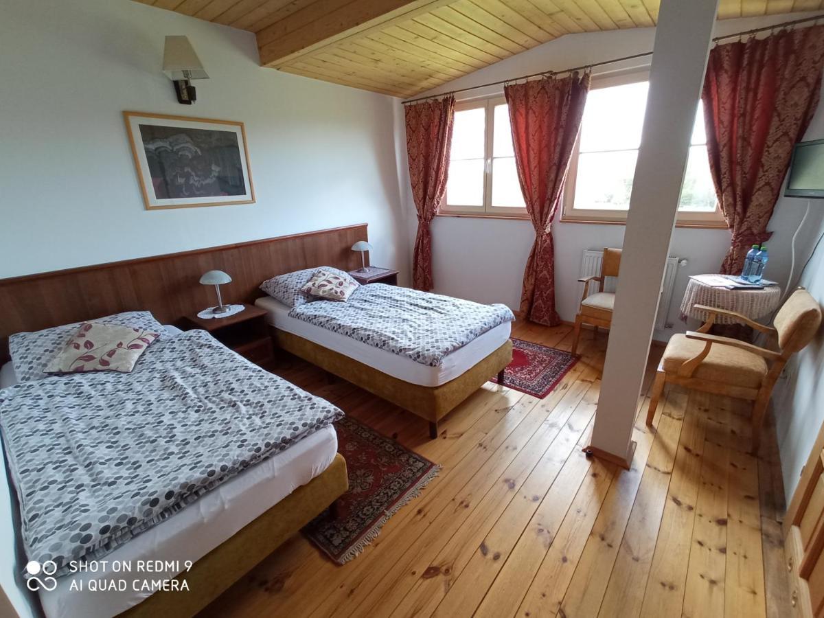 Dwór Strzyżew Zelazowa Wola Exterior foto