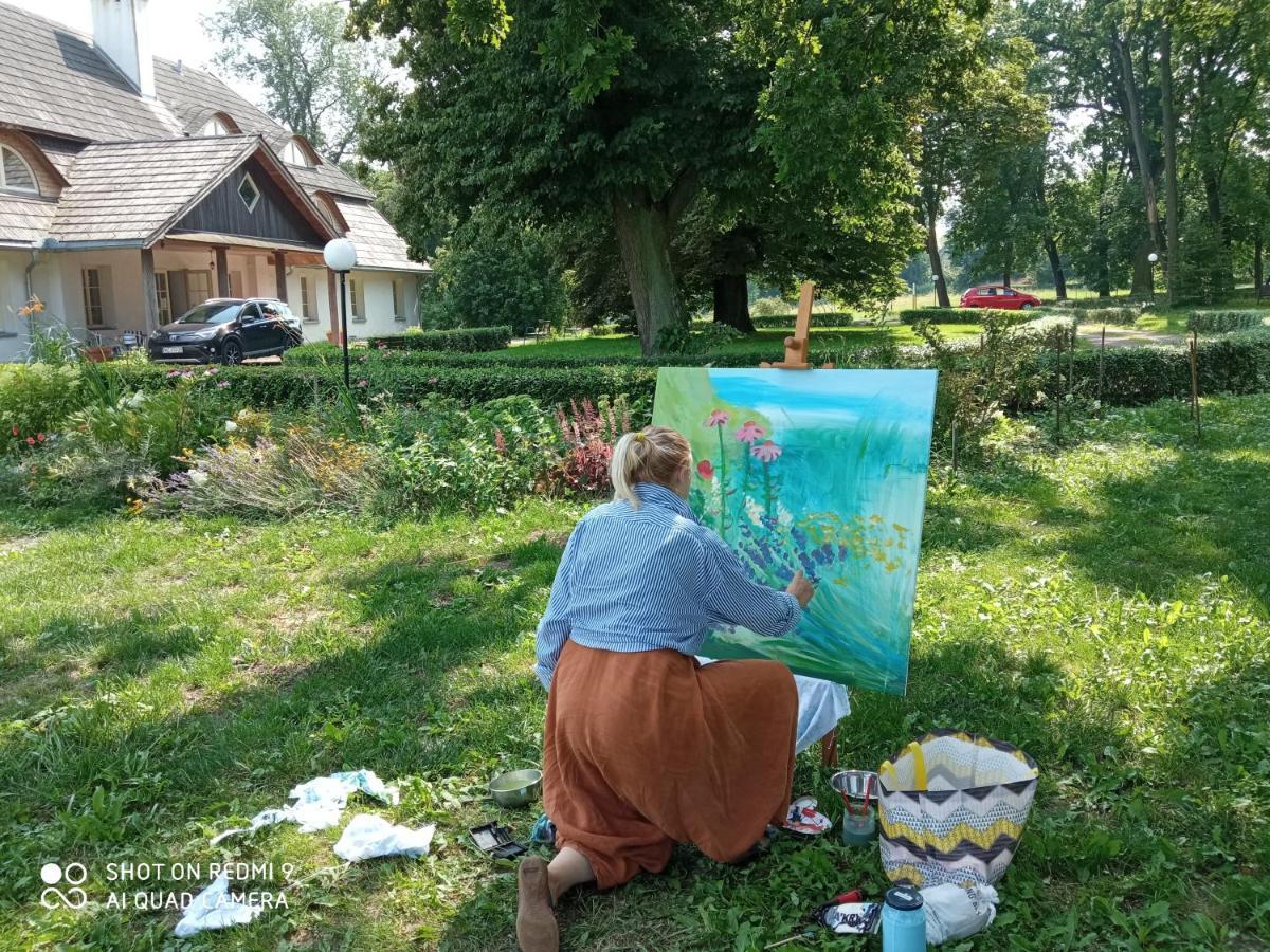Dwór Strzyżew Zelazowa Wola Exterior foto